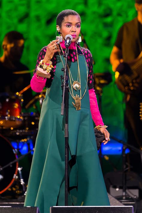 lauryn hill outfits